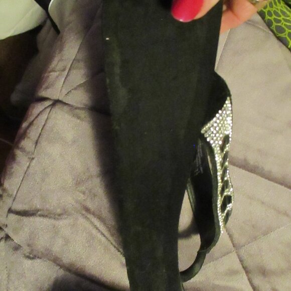 yellow box jewled sandals black sz 7 1/2 M - Picture 3 of 5